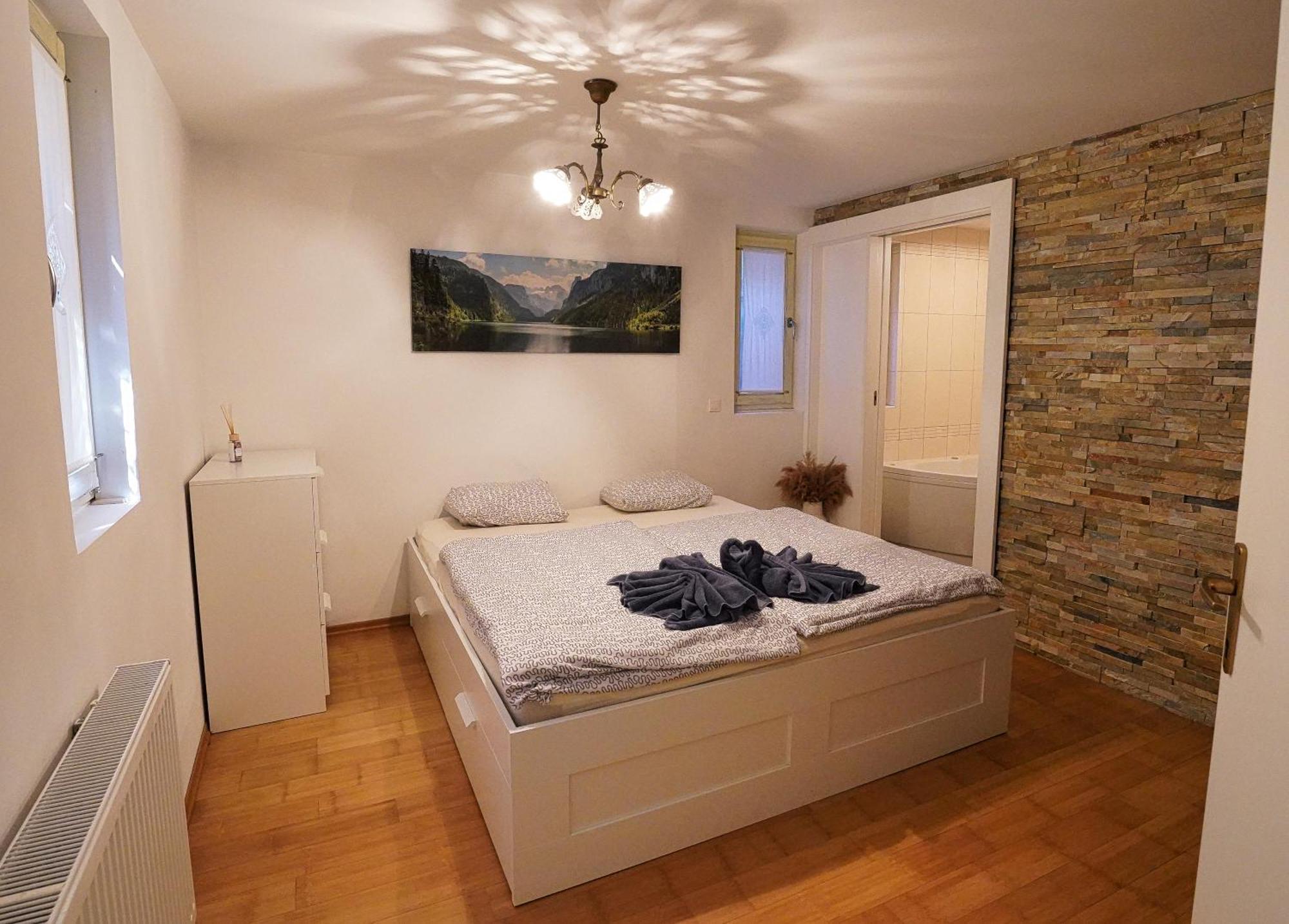 Apartment Mojstrovka With Terrace In City Center Kranjska Gora Kültér fotó