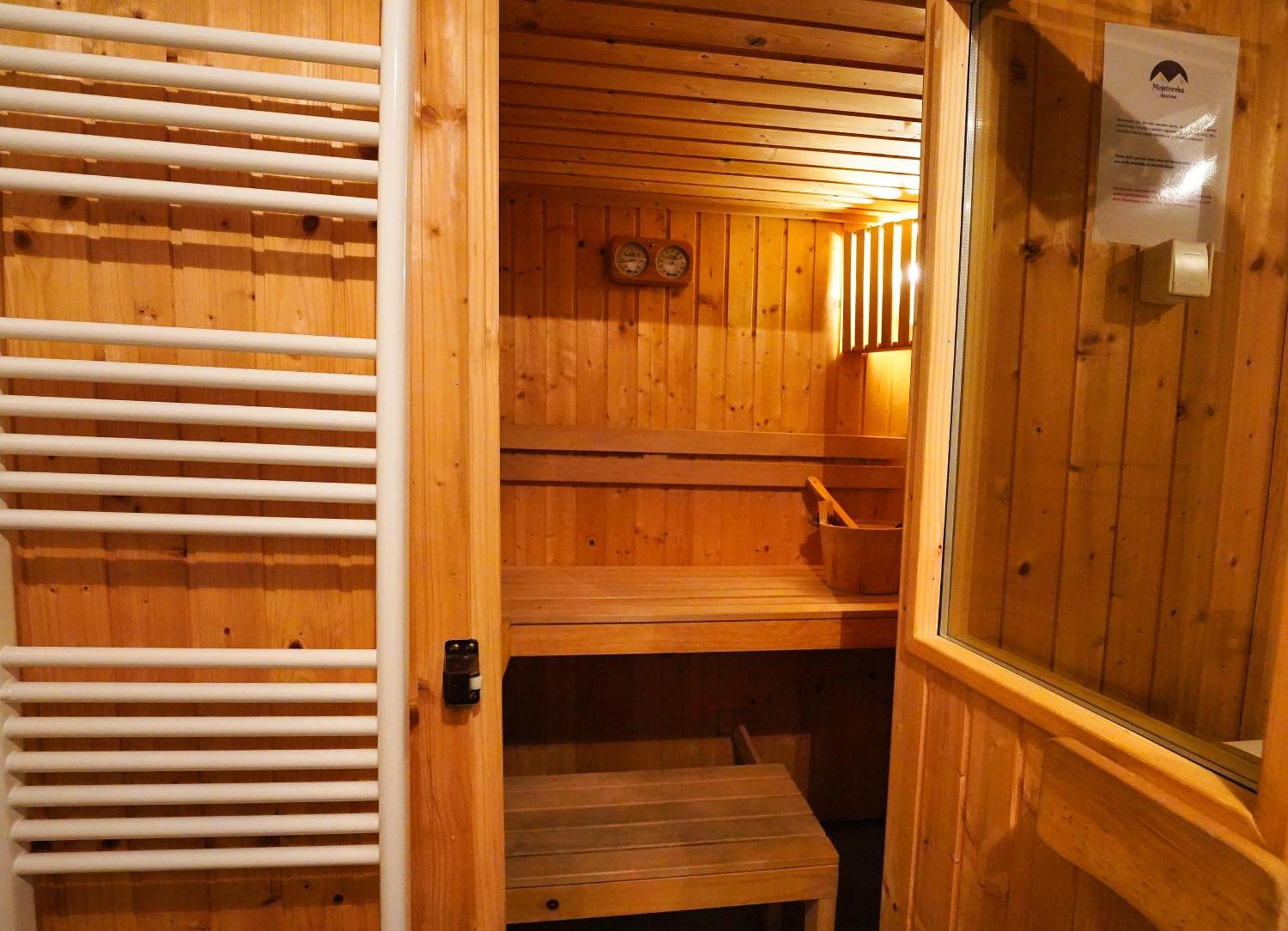 Apartment Mojstrovka With Terrace In City Center Kranjska Gora Kültér fotó