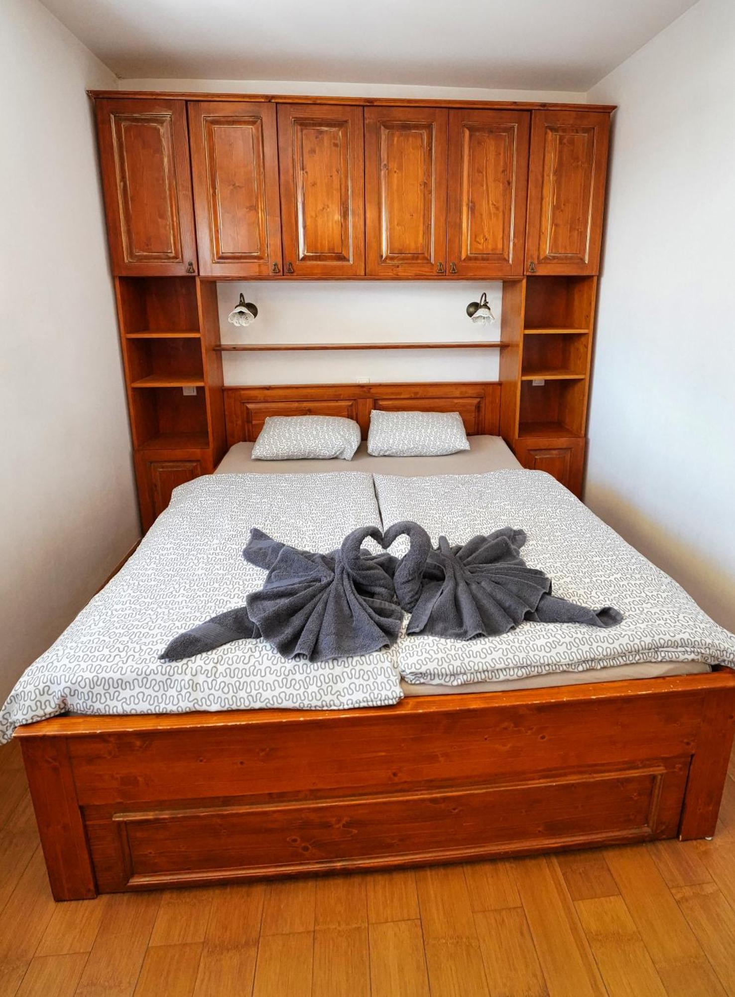 Apartment Mojstrovka With Terrace In City Center Kranjska Gora Kültér fotó